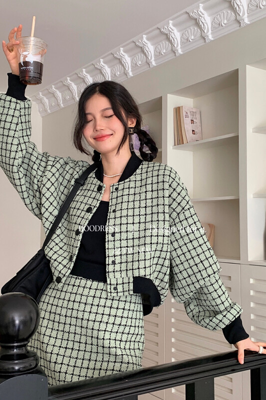 Autumn is new! [Fire HOODRESS] Korean version of Xiaoxiang hit color baseball uniform jacket + high waist slim skirt suit 22408# JHY