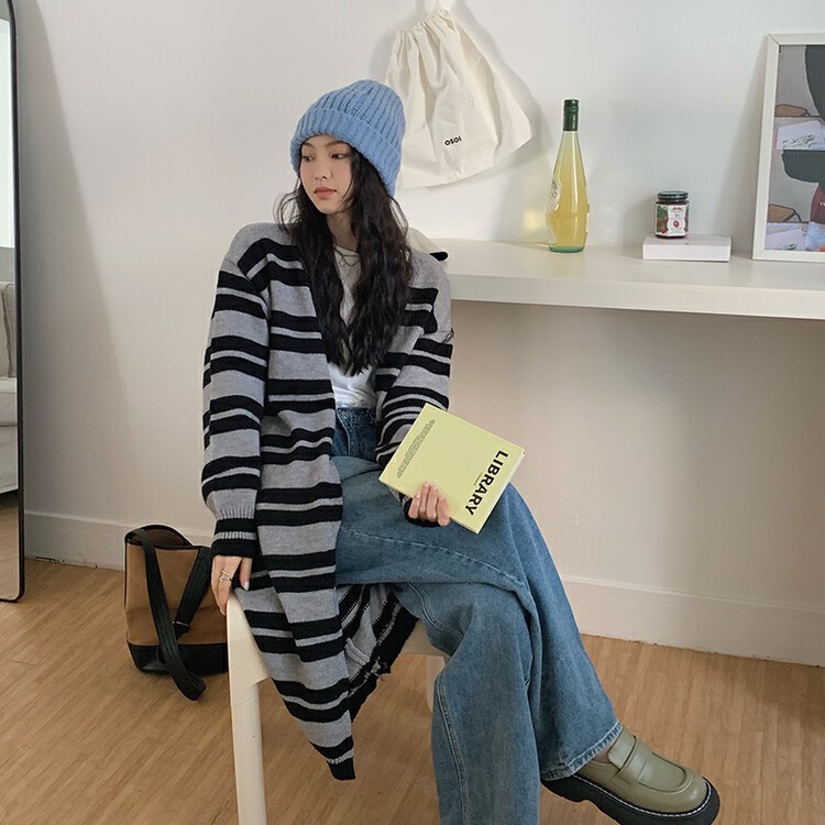 New in autumn! [Yi Kaoru] Korean casual striped knitted cardigan 0333# HYY