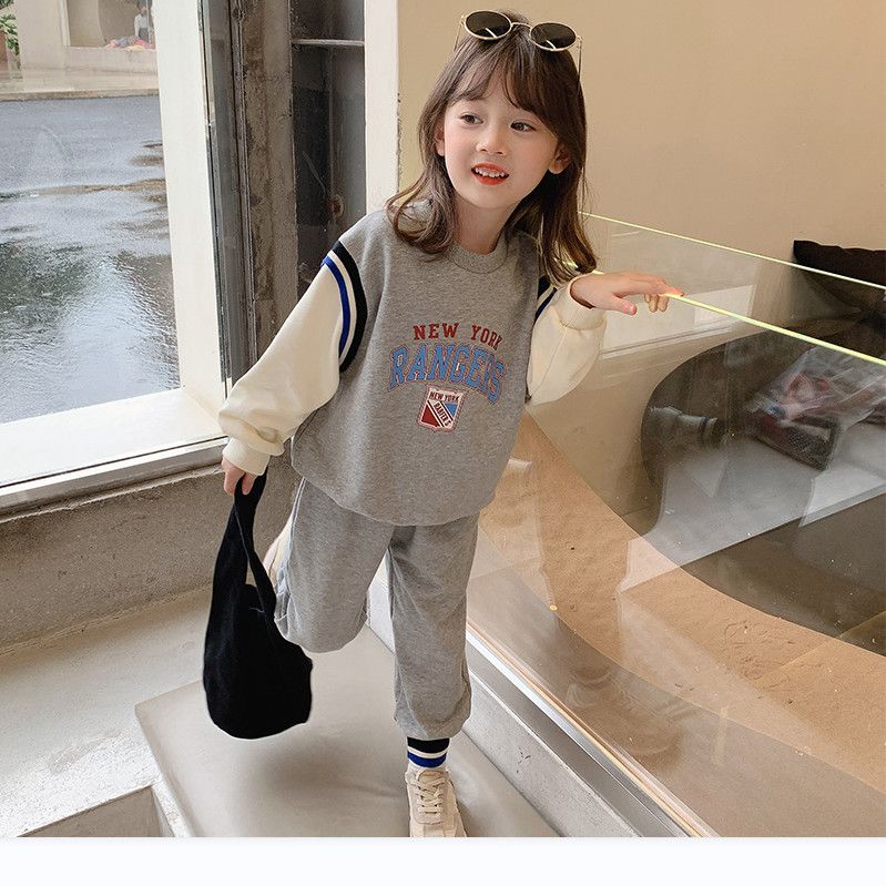 Girls sports suits 2022 new spring clothing children's clothing Western-style children's spring and autumn baby casual sweater two-piece set