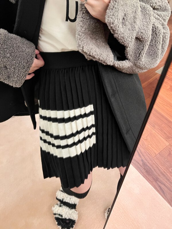 【UNITY】Winter new high-waisted A-line skirt women's niche design all-match casual skirt W220036# CQW