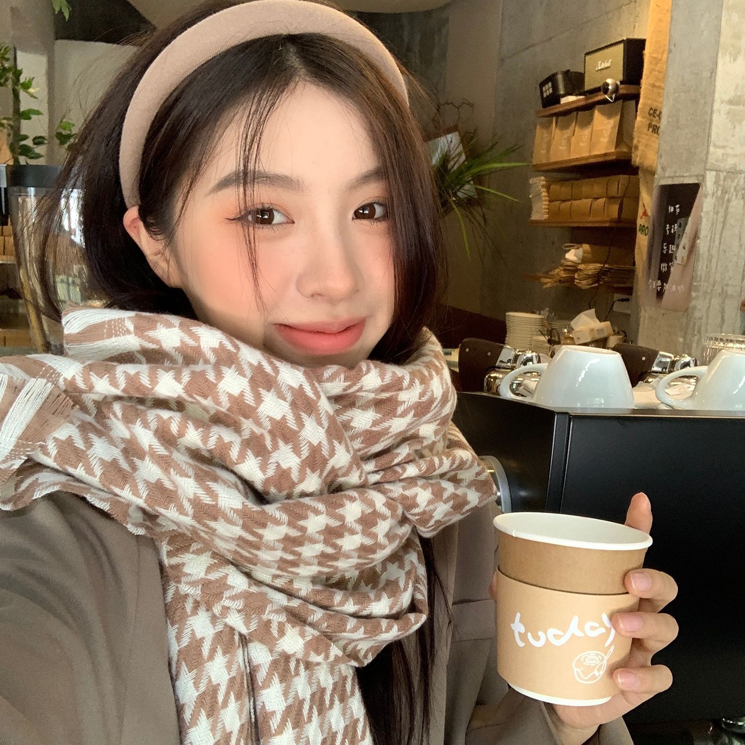 2022 new ins houndstooth plaid scarf female winter Korean version all-match warm student Korean atmosphere scarf