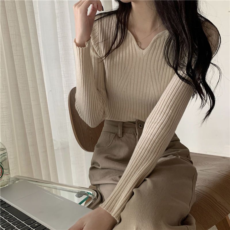 Fashion V-neck pit strip long-sleeved knitted sweater women's autumn and winter new slim fit sweater with bottoming short top