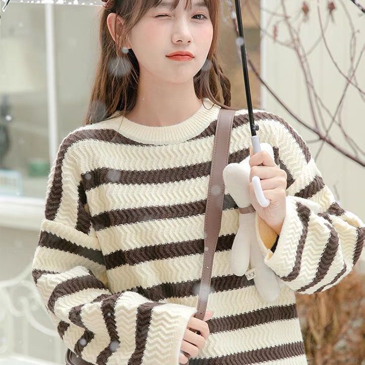Striped sweater women's autumn and winter 2022 new Korean style gentle and versatile loose and lazy small short knitted sweater