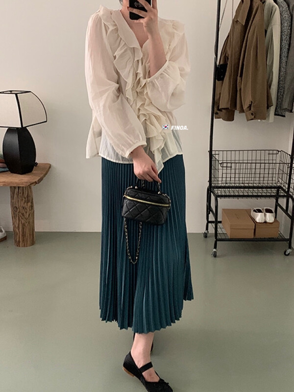 【FINOA】Fresh and simple ruffled V-neck feminine thin shirt 10761