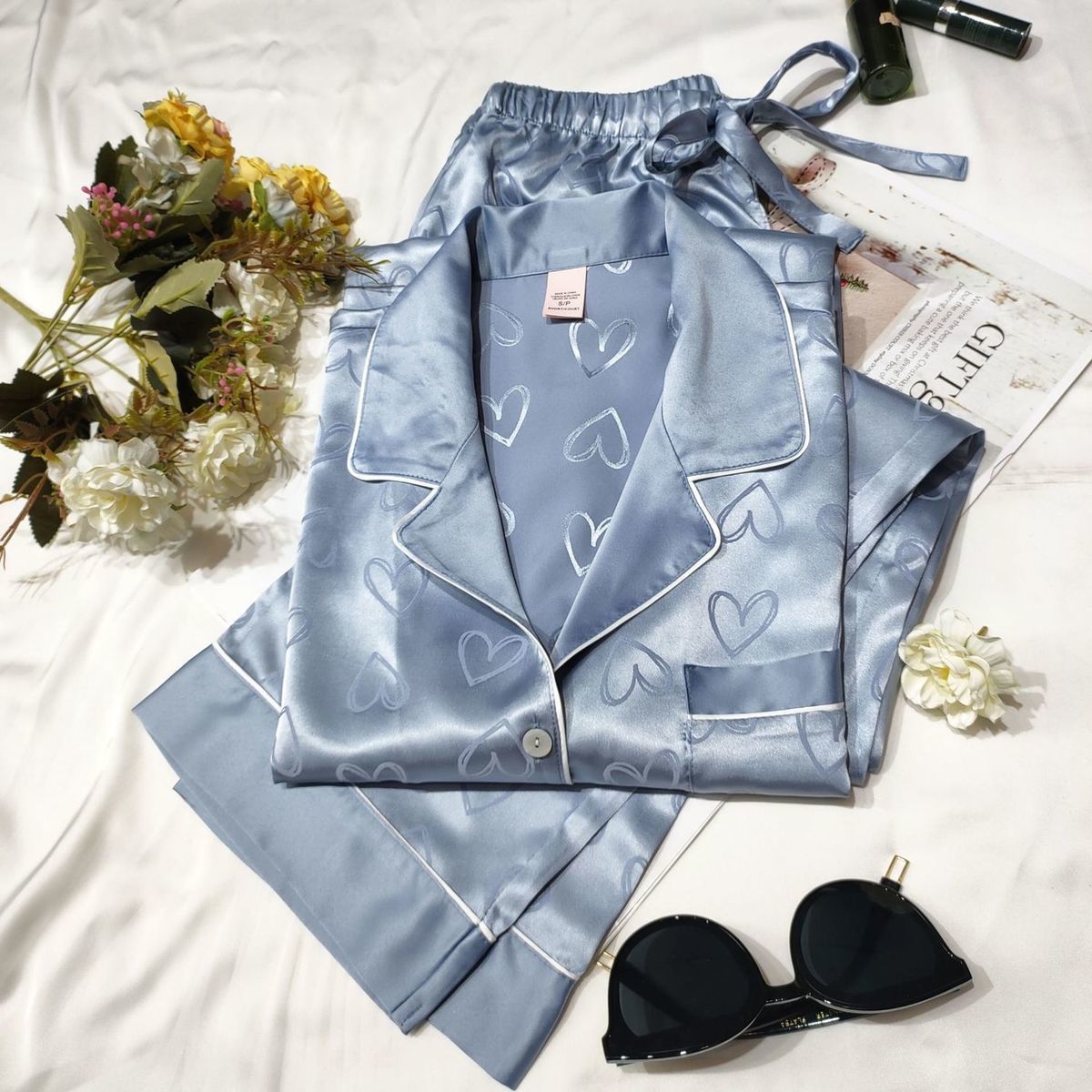 Victoria's Secret Victorian spring, summer and autumn simulation silk pajamas women's French style long-sleeved suits can be worn outside home clothes