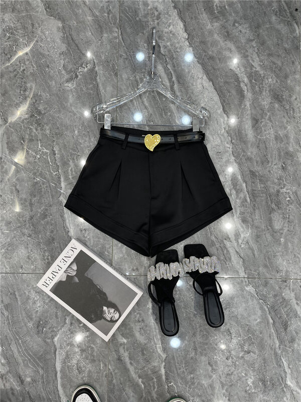 【LINNA】High waist simple, comfortable and slim casual shorts (with belt) 90143# JJ