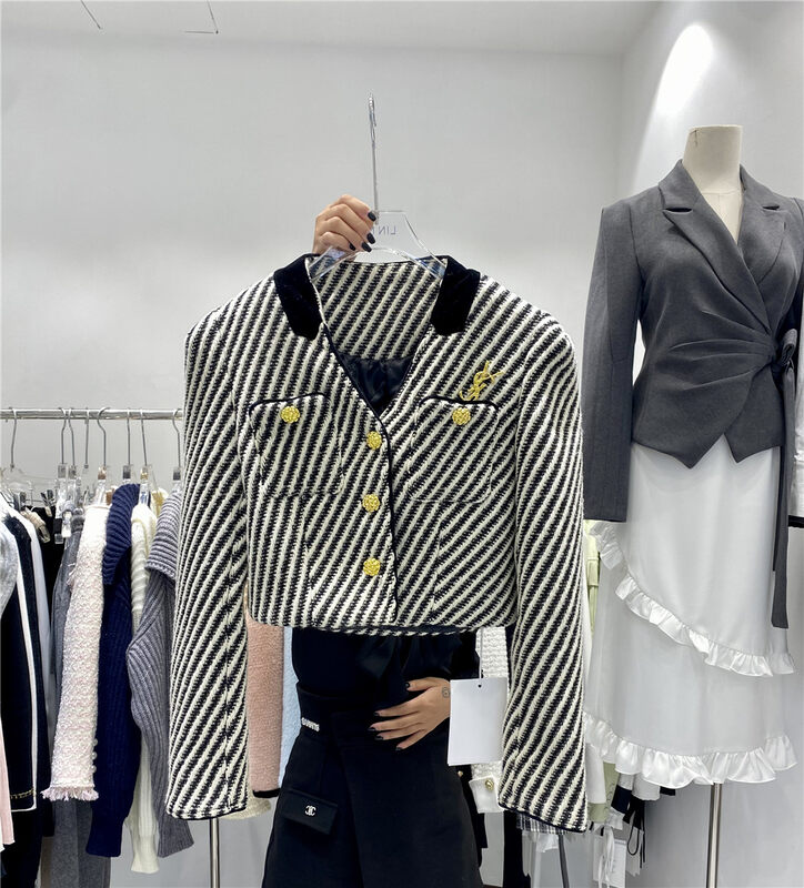 【LINNA】Striped temperament small fragrance plus cotton short coat (without brooch) 124834# JJ