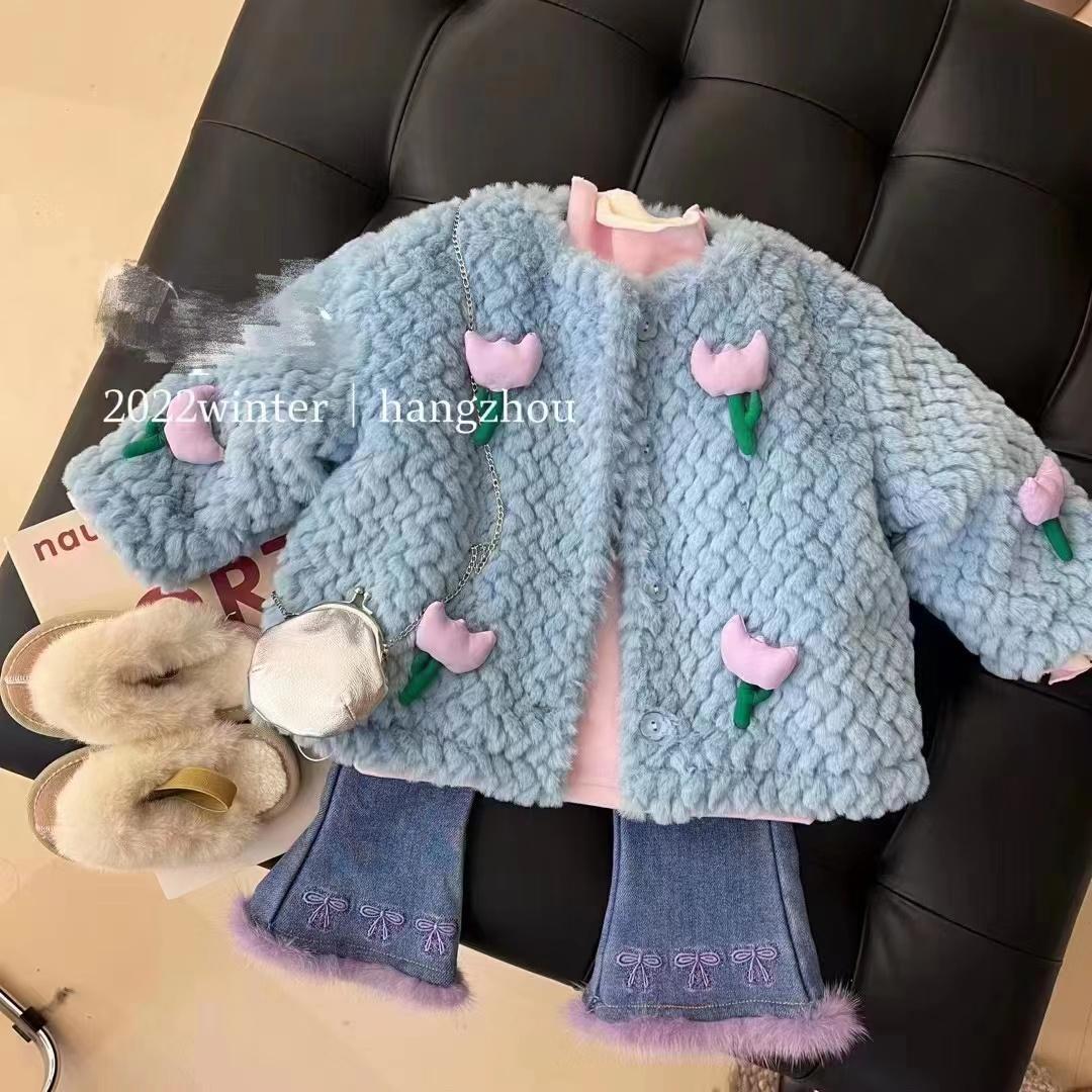 Girls' wool sweater winter suit 2022 new fashionable children's thick wool coat plus velvet jeans winter clothes