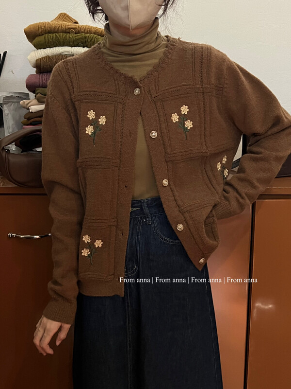 Original price 84.60! New in autumn! [FROM ANNA] Korean version of the round neck square embroidered warm sweater T3109# LSW