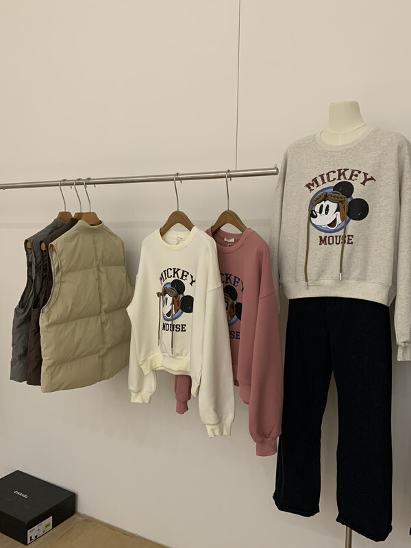 [LOVELY/SHMILY] Korean cartoon Mickey age-reducing loose sweater sweater Z1719