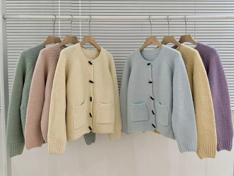 【LOVELY/SHMILY】Korean Gentle Style Versatile Horn Buckle Knit Cardigan Sweater M0950