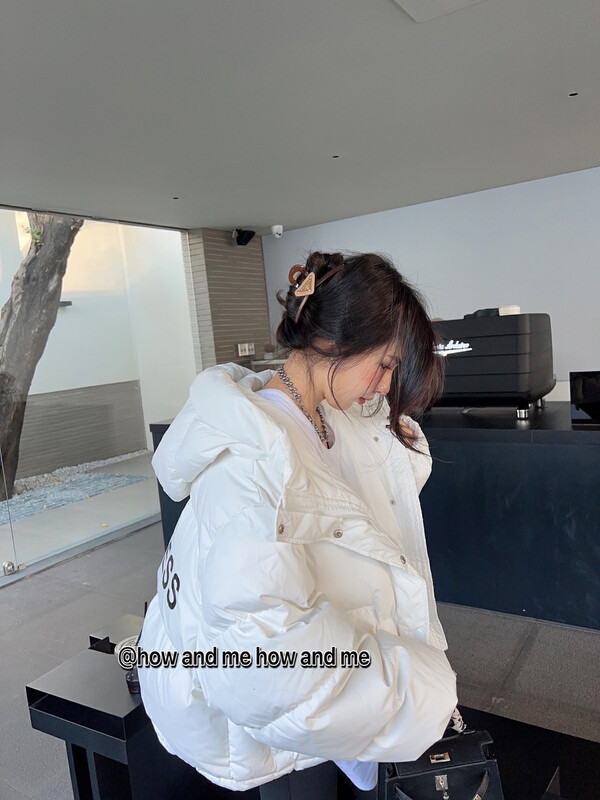 【 HOW AND ME Cheng Xi 】Korean version of all-match alphabet short down jacket (90 white duck down) down jacket 5191