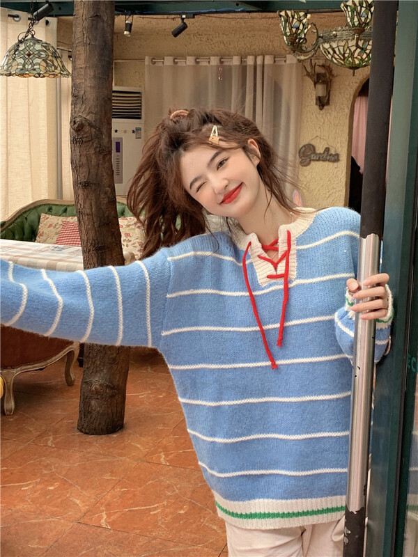 [Timely rain] Korean style ins sweet and age-reducing design sense color-blocking striped warm sweater M2179# WPL