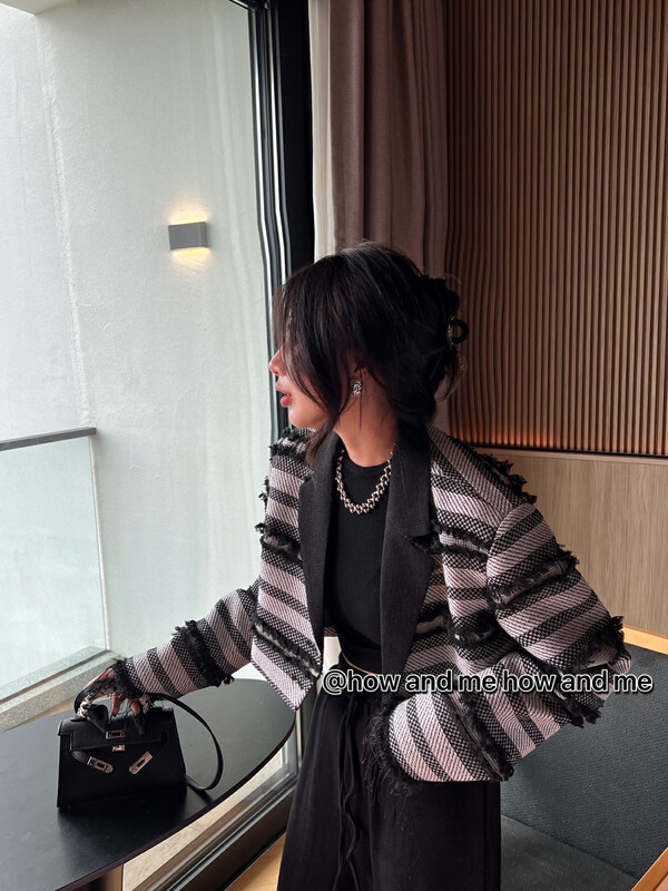 [ HOW AND ME Cheng Xi] Small design lace stitching Xiaoxiang coat short coat 5129
