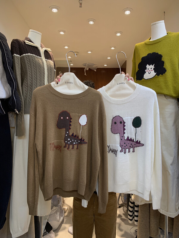 【LOVELY/SHMILY】Korean version all-match round neck small dinosaur sweater sweater M0888