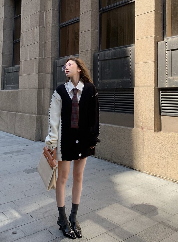 [Yi Kaoru] V-neck contrast color loose design knitted cardigan 0516# HYY