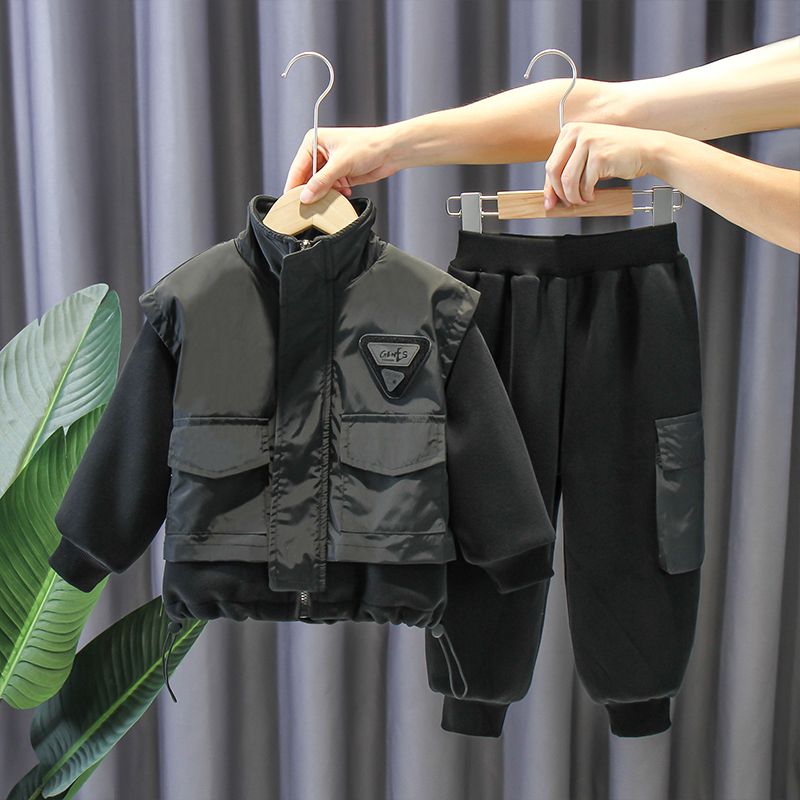 Boys' autumn and winter suits 2022 new children's tops fake two pieces plus velvet fashion children's clothes handsome boys clothes