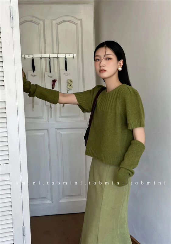 【TABMINI】Korean round neck solid color warm sweater (with detachable sleeves) (100% wool) 15346-SA# LXC