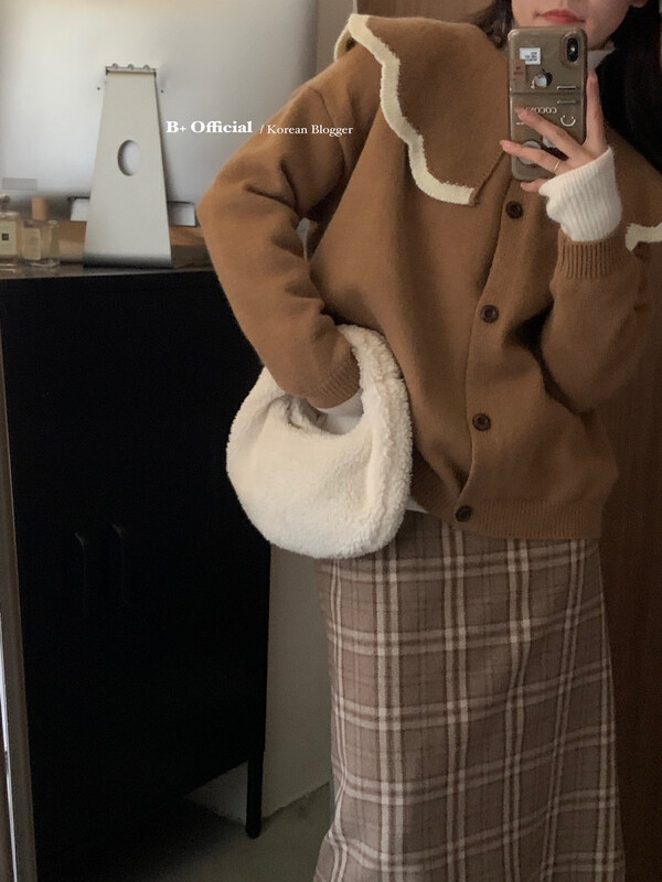 【B Plus】Korean version simple and fresh doll collar thick knitted cardigan 22-8457-2