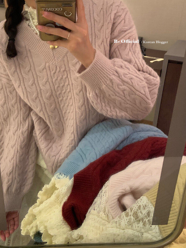 【B Plus】Korean version simple and fresh fake two-piece stitching lace thick twist sweater 22-8589-2
