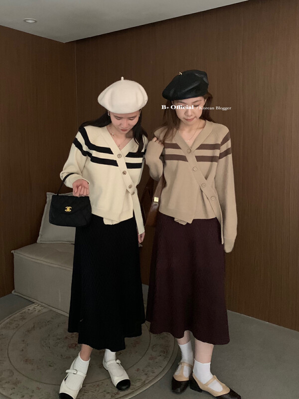 [B plus] simple and fresh temperament embossed thin skirt skirt 22-8373-2