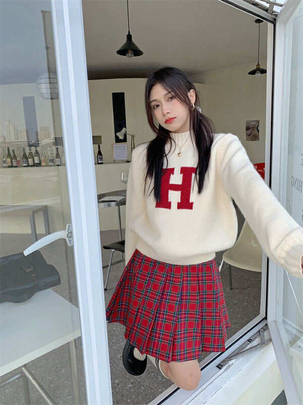 [Timely Rain] Hanfeng ins retro sweet design letter H warm sweater H2029# WPL