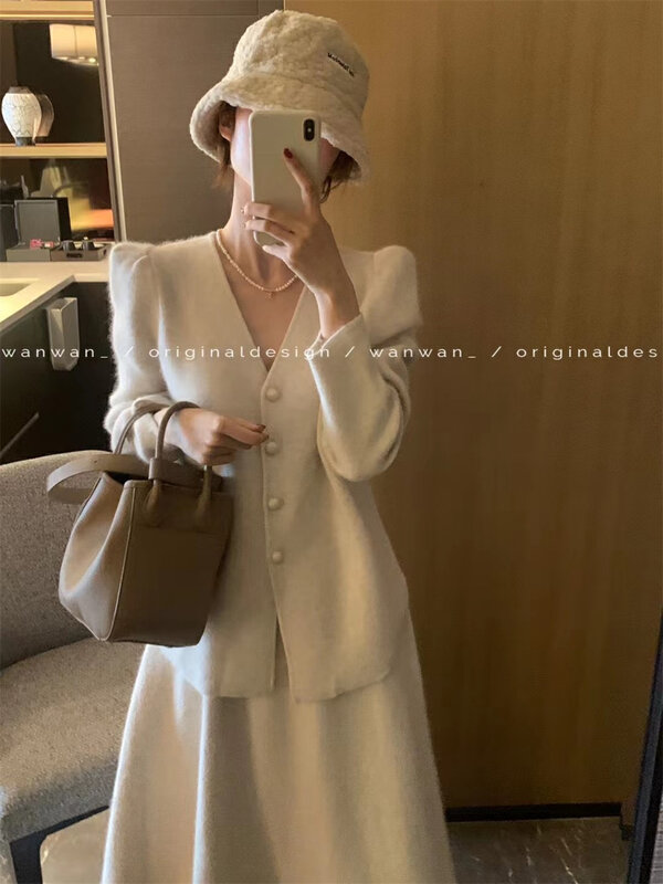 【WANWAN】Gentle wind V-neck puff sleeve breasted warm sweater 2705# HBX