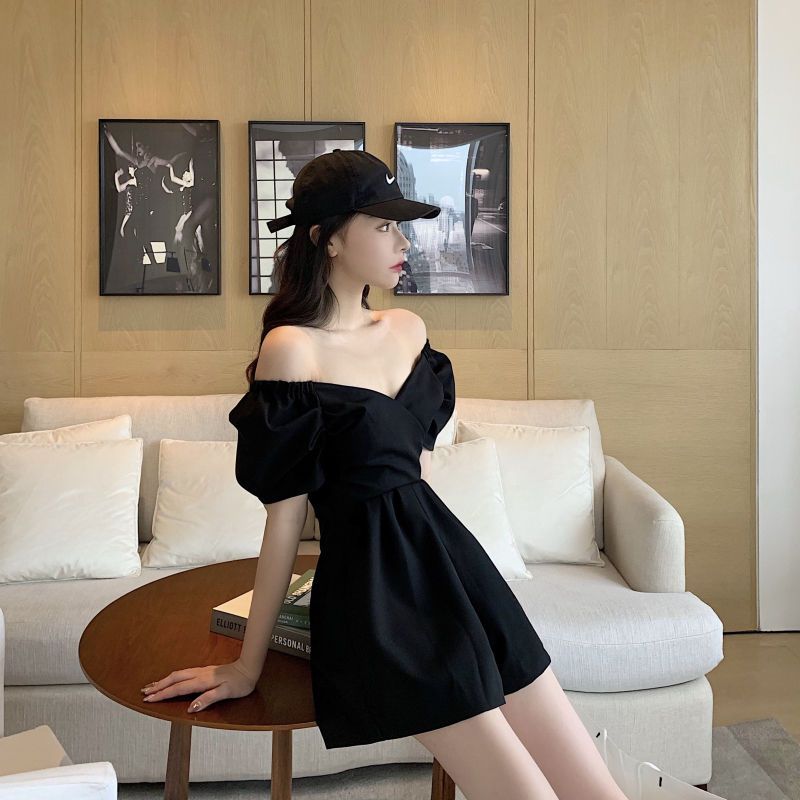 2022 new summer off-the-shoulder V-neck high-waist jumpsuit loose slim puff sleeve wide-leg shorts jumpsuit