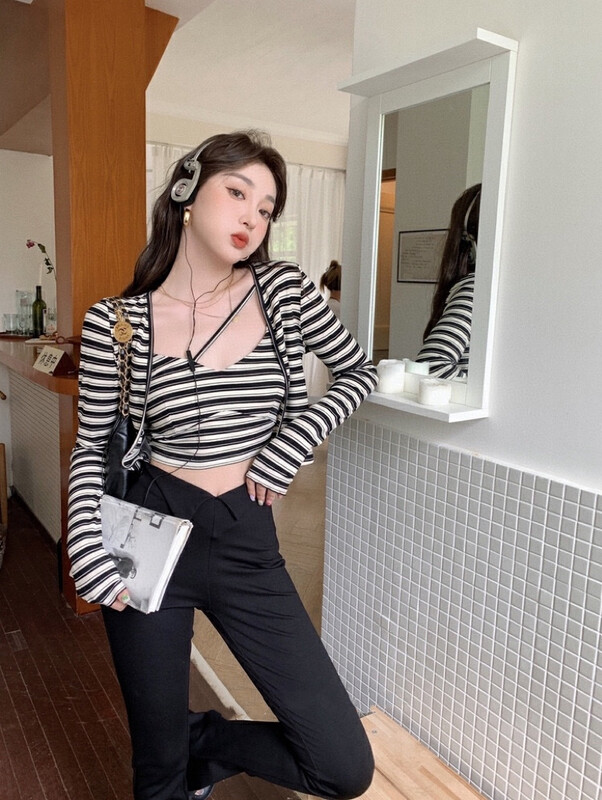 Original price 39.48! New in autumn! [WGWE] Korean sleeveless vest + long-sleeved striped cardigan suit 2673# FHX
