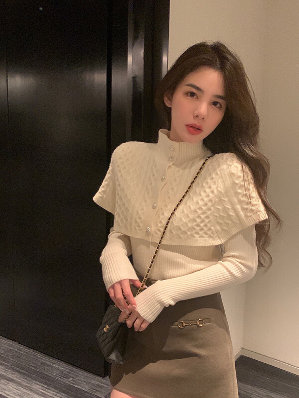 【WGWE】Korean style atmosphere feeling twist short cardigan + slim bottoming shirt two-piece suit 3115# FHX
