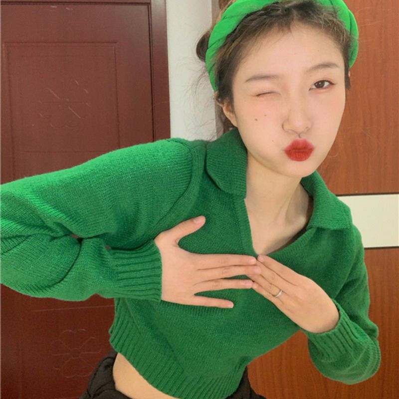 Green v-neck short knitted sweater top women Korean version of the new bottoming shirt design sense niche lapel sweater women