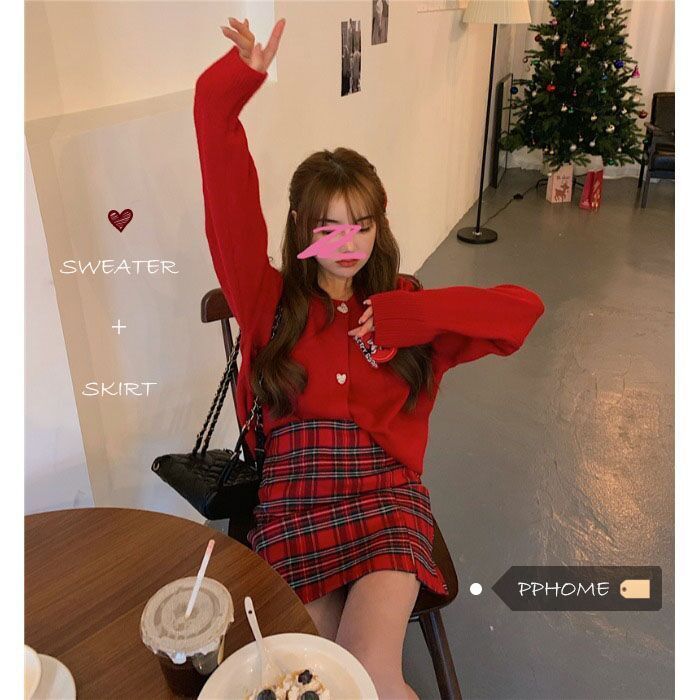 Two one-piece suits New Year's party C position ~ love button loose long-sleeved solid color sweater + red plaid skirt