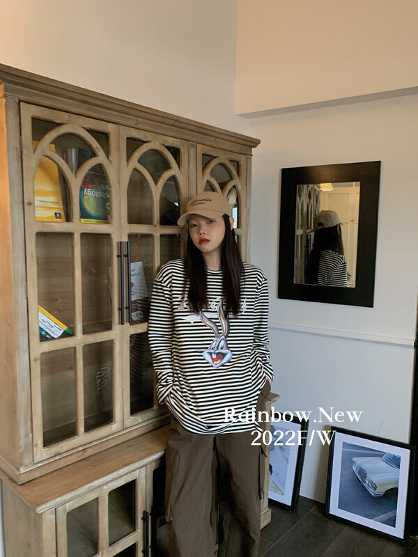 【RAINBOW】Korean version of age-reducing Bugs Bunny cartoon long-sleeved T-shirt 08585# FHX