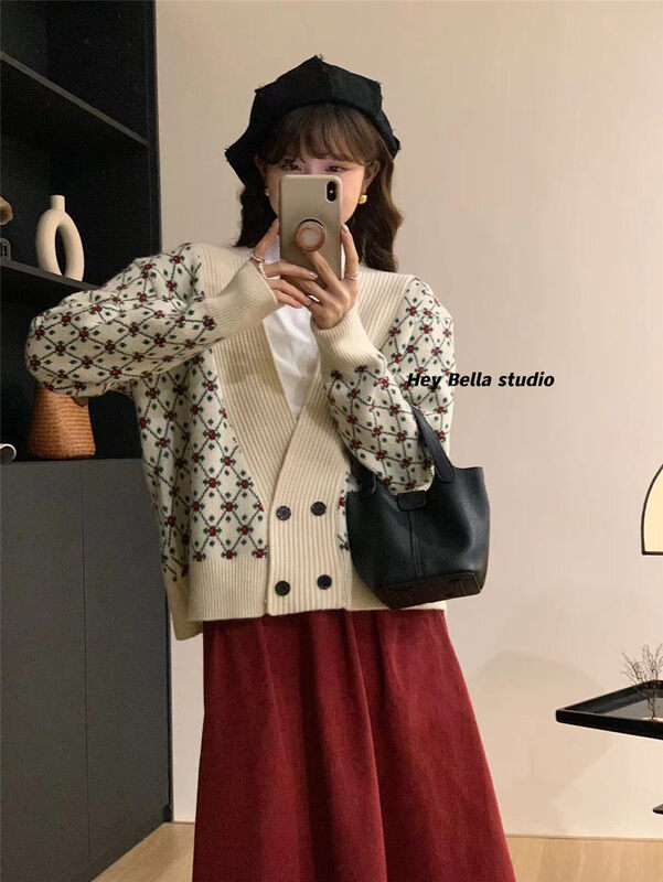 New in autumn! [HEY BELLA] V-neck double-breasted fashion knitted cardigan B9293# L
