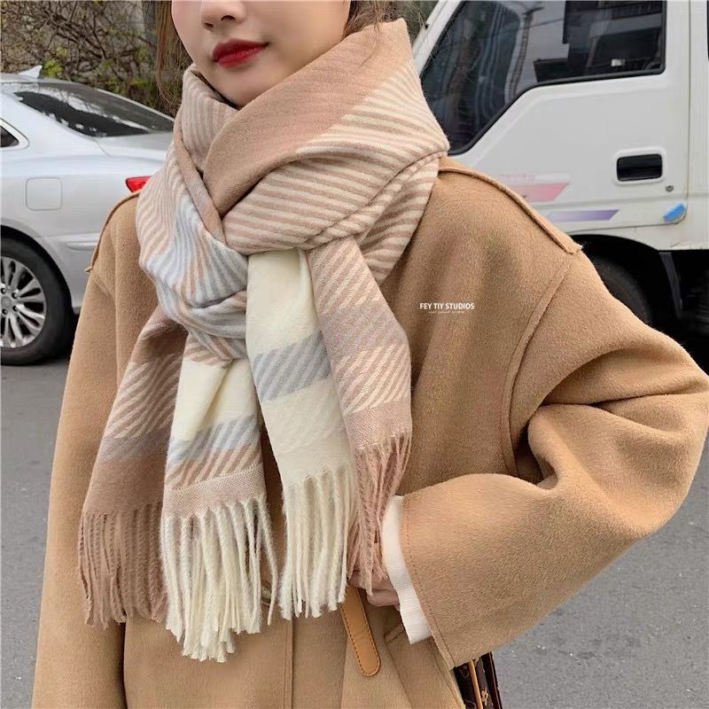 Strictly selected thickened twill scarf women's autumn and winter Korean version all-match stitching long couple models warm shawl dual-use men