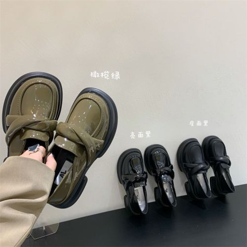 Thick-soled sponge cake small leather shoes women's design sense niche patent leather JK big head loafers 2022 new single shoes black