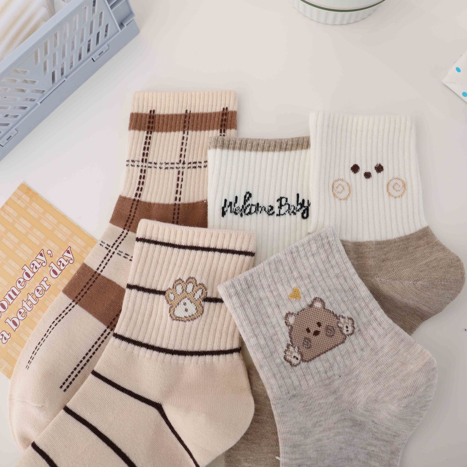 Little bear mid-tube socks women's ins tide all-match Japanese cute spring and summer Korean version of student sports autumn and winter girl socks