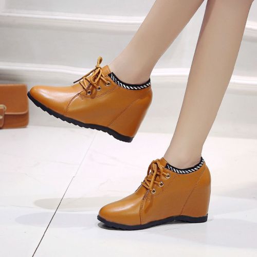 Flat single shoes women's soft leather thick-soled shoes women's 2022 trendy shoes spring and autumn soft-soled casual shoes women's inner height increase all-match