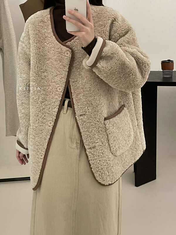 【KITTIN】Korean version of the contrasting color side fur one short coat 2155