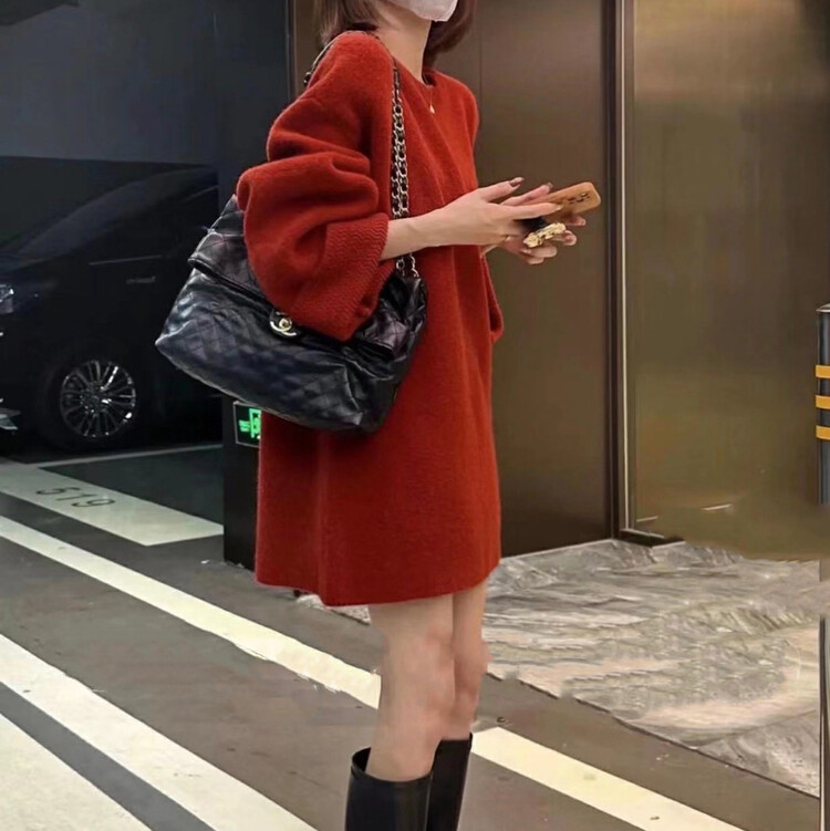 【Y.JIA】Gentle and versatile round neck button lazy sweater 973