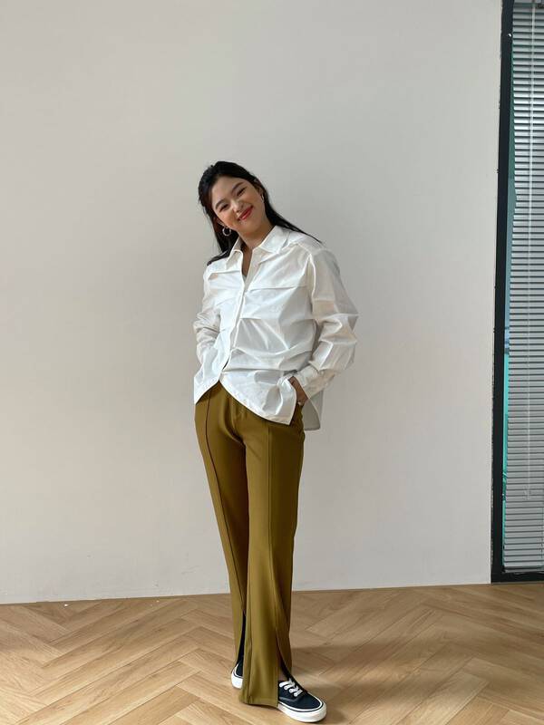 Original price 89.11! [ONIVINTAGE] Simple and smooth front split straight casual pants OH216P3517