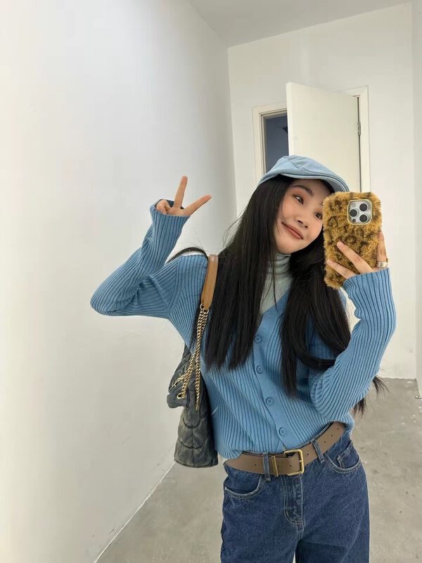 【IN.CHOOSE U】Pure color slim V-neck short knitted cardigan 69593# CQW