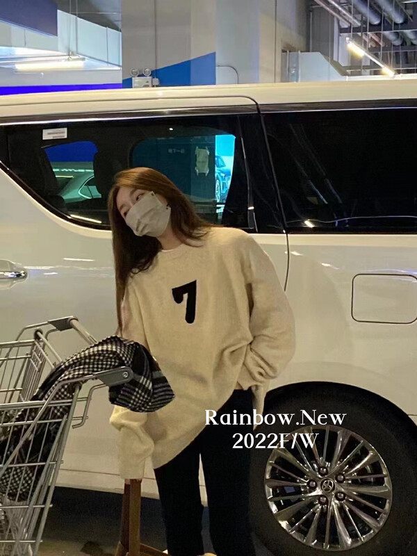 【RAINBOW】Autumn and winter new Korean style lazy style cashmere sweater loose and thin round neck soft waxy knitted 00101-1