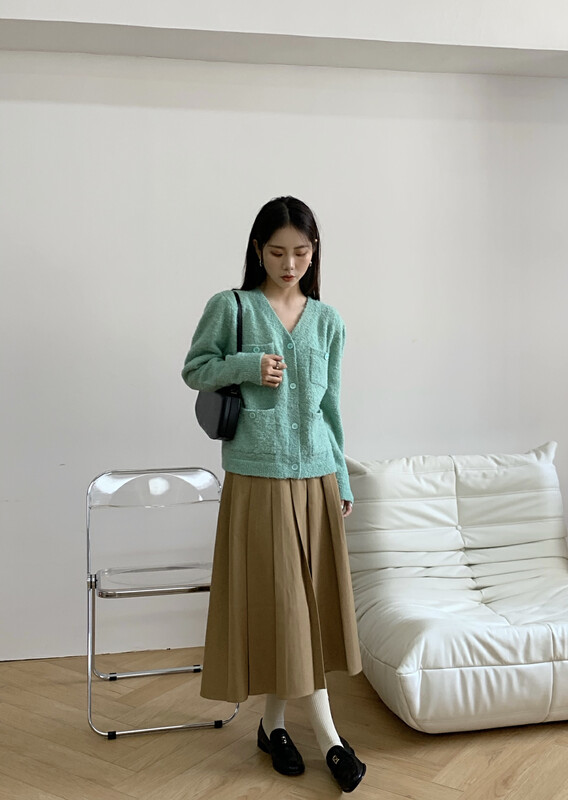 Original price 107.16! [ONIVINTAGE Ouni] Simple and versatile slim pleated skirt OL218D3351
