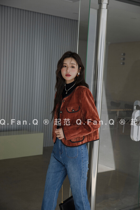 Original price 168.99! 【Qi Fan】Gold velvet warm retro short coat 80327-1# JHY