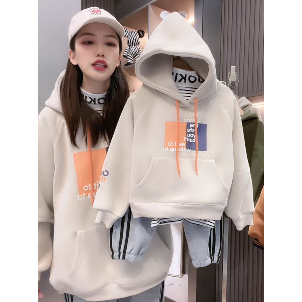 Fried street parent-child clothing for a family of three winter clothes 2022 new fashion foreign style mother and child mother and daughter clothing foreign style fleece sweater