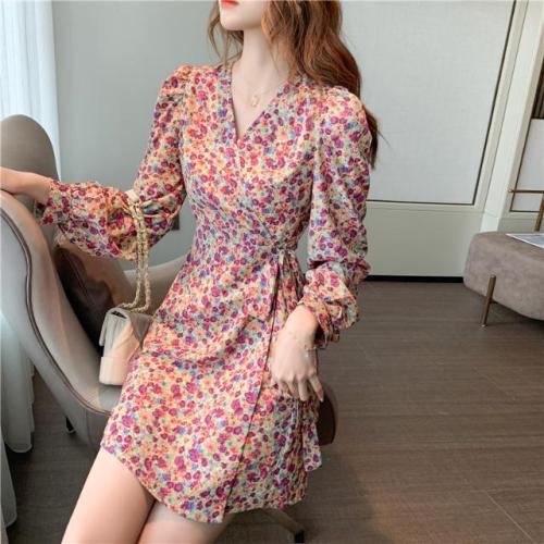 Plus-size dress women's pastoral waist slimming skirt 2020 autumn new floral long-sleeved a-line skirt for small people