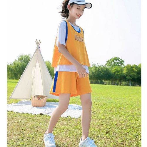 Girls' new sports basketball uniform 2021 new middle and big boys and girls summer short-sleeved shorts loose three-piece suit trendy