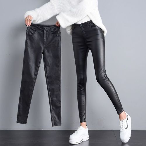 Matte leather pants women's 2023 autumn and winter new black slimming with velvet and no velvet pu leather skinny leggings women's pants