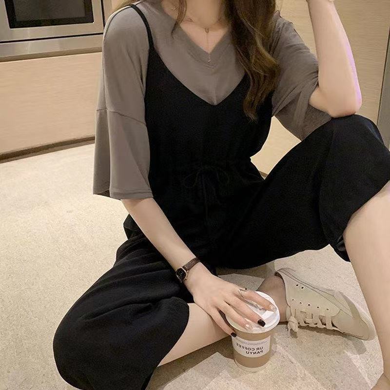 Plus-size fat mm spring and summer new women's clothing that looks thin and covers the flesh Bib pants two-piece suit can be salty or sweet